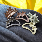 Lush Lanes 4 PCs Medium Size Matte Finish Hair Claws ROUNDED Shape 3D Flower Hair Clips For Women Hair Claw Clips For All Types Of Hair For Girls Multicolor